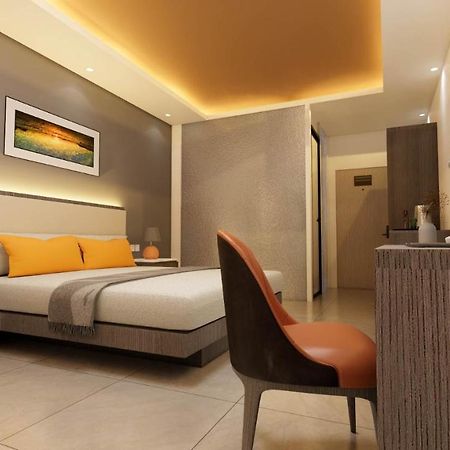 Subic Riviera Hotel And Residences 奥隆阿波 外观 照片